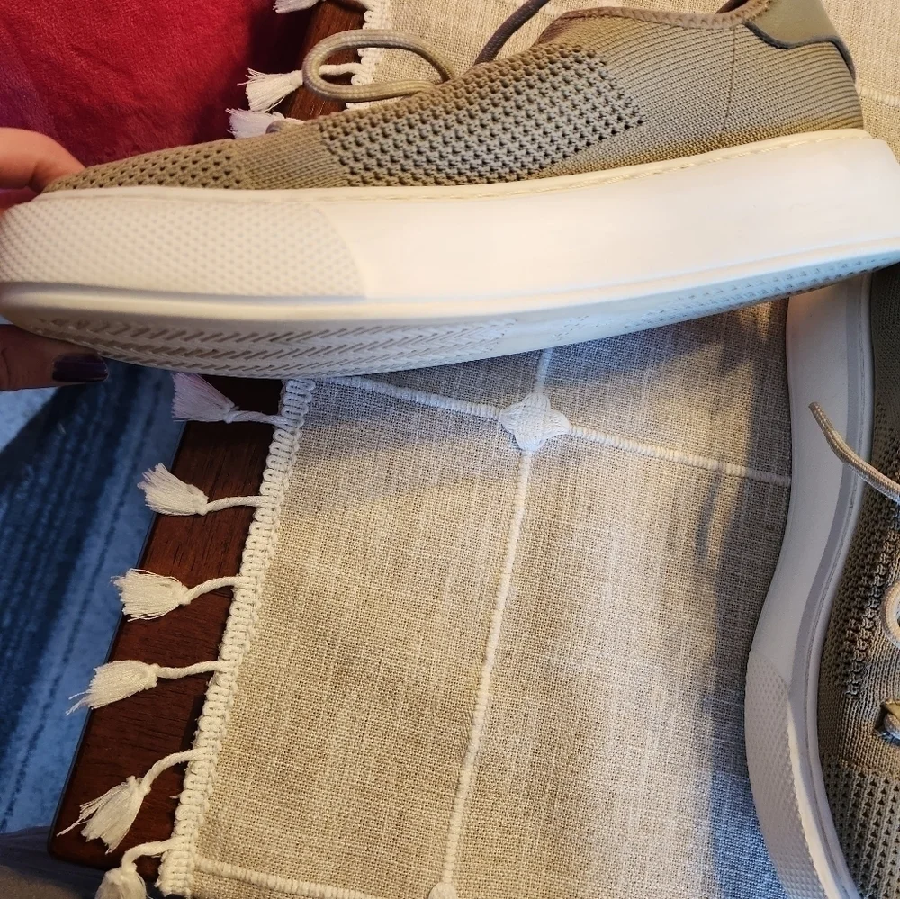 J Slides Damien Khaki womens knit sneaker sz 7.5 Beige stretchy in GUC see pics - Picture 6 of 13